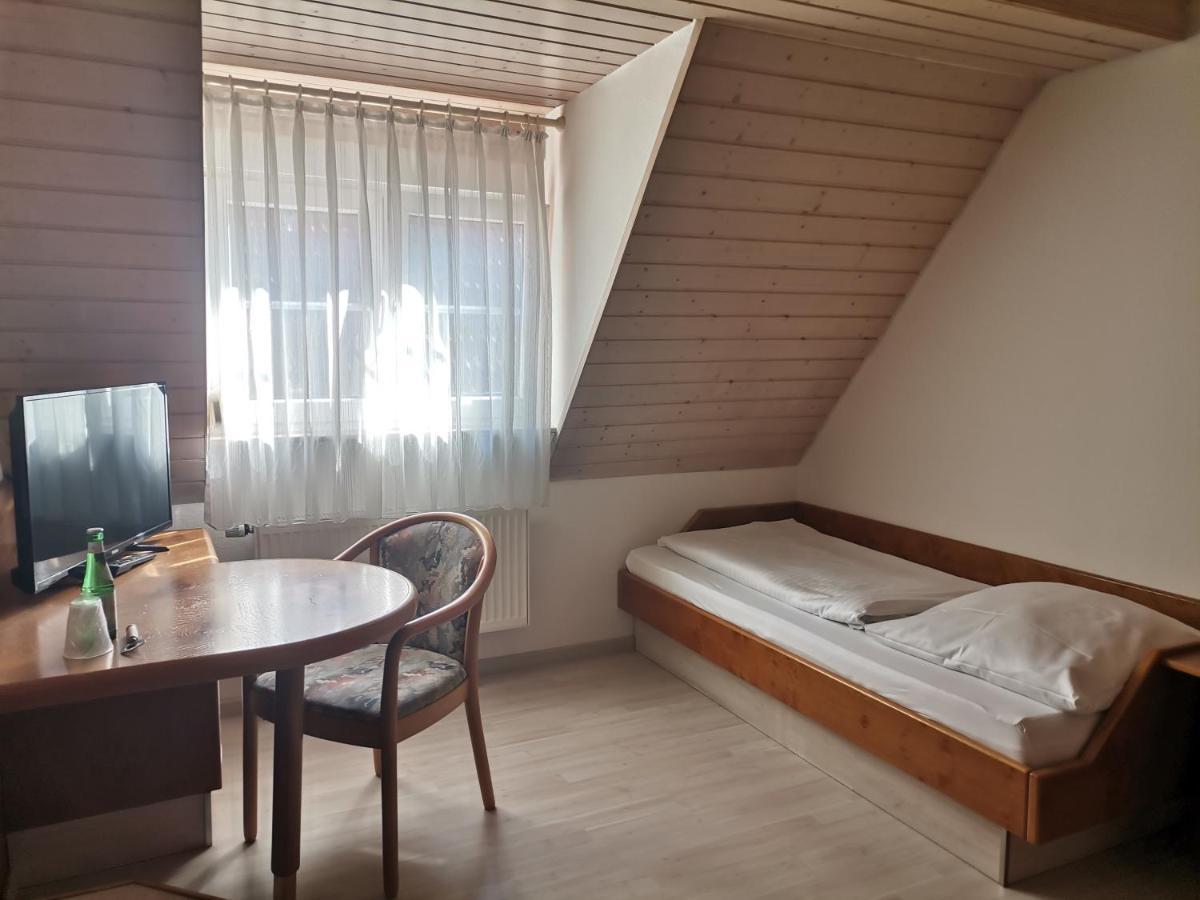 Engelhof Hotel Вайлхайм ан дер Тек Екстериор снимка